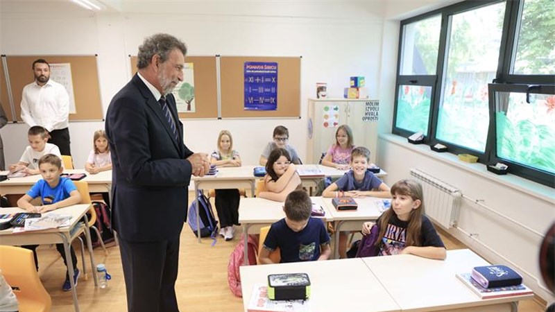 Fuchs: Do 2027. ni jedna škola ne bi smjela raditi u dvije smjene